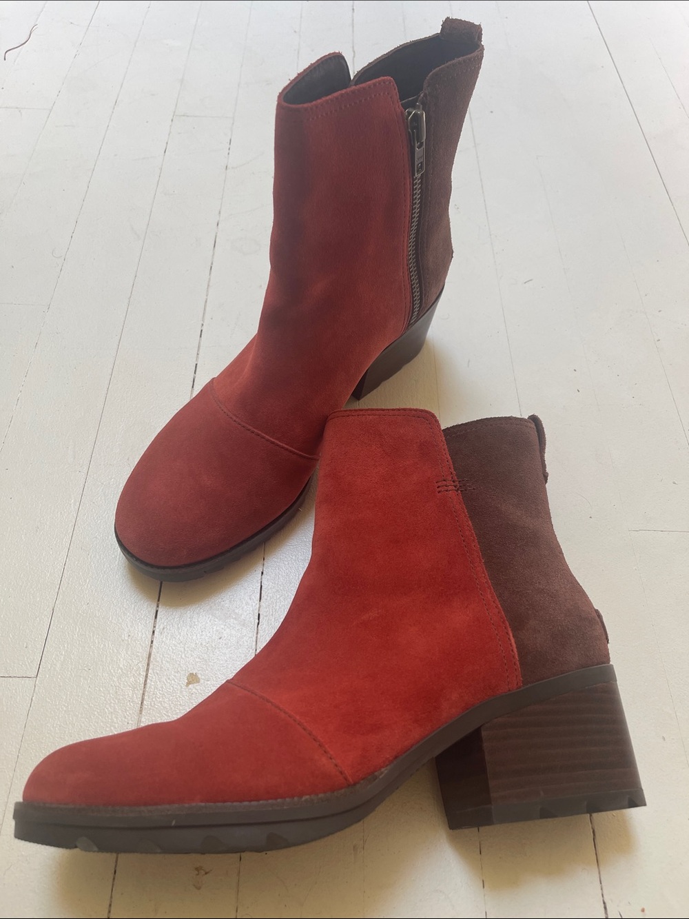 Sorel sz 11 Women's Suede Two-Tone Red Ankle Boot